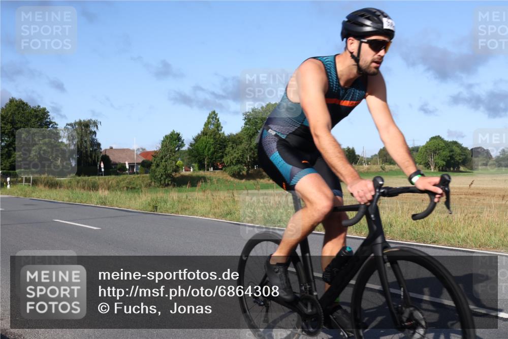 25.08.2024 - Elbe Triathlon Hamburg Fuchs,  Jonas http://msf.ph/oto/6864308 25.08.2024 09:22:00 Radfahren 84, 296, 93, 308, 213 meine-sportfotos.de