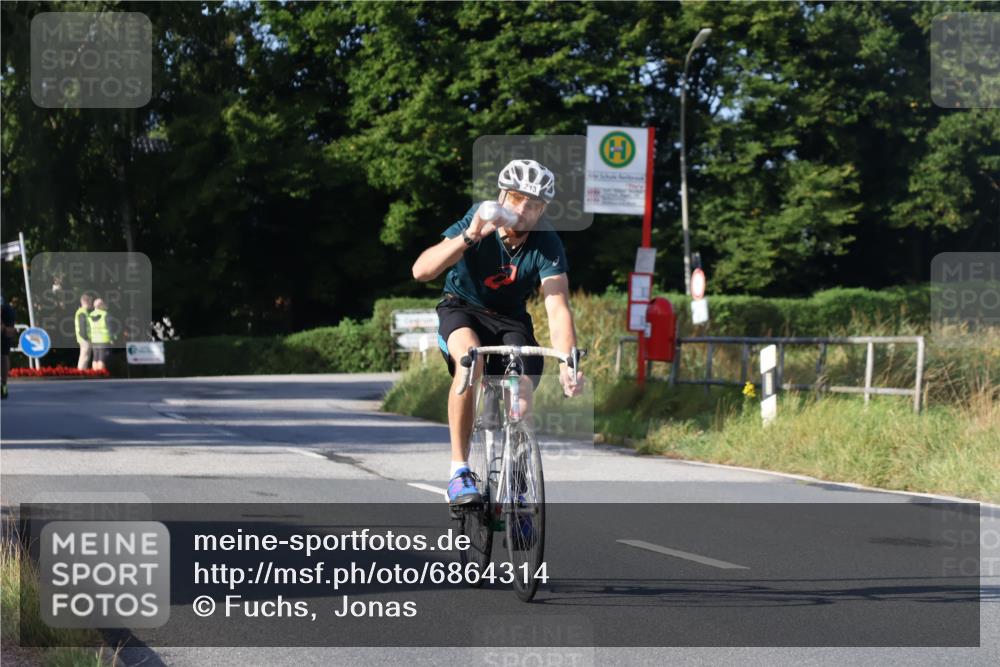 25.08.2024 - Elbe Triathlon Hamburg Fuchs,  Jonas http://msf.ph/oto/6864314 25.08.2024 09:22:04 Radfahren 308, 213, 275 meine-sportfotos.de