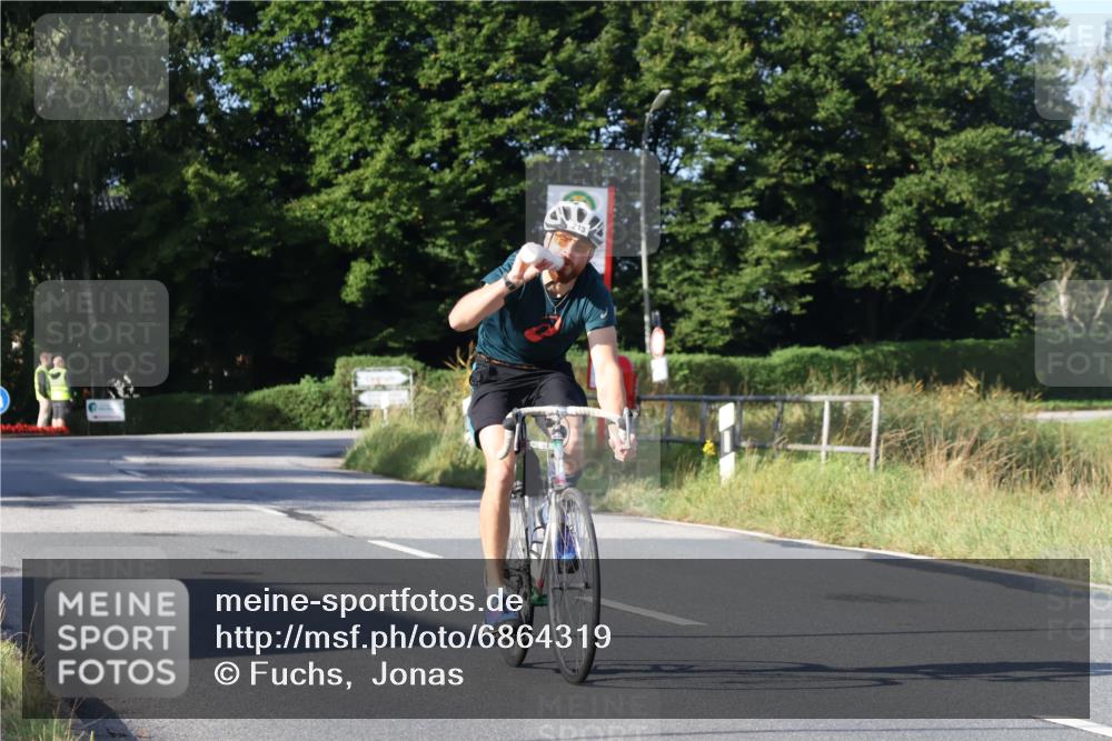 25.08.2024 - Elbe Triathlon Hamburg Fuchs,  Jonas http://msf.ph/oto/6864319 25.08.2024 09:22:04 Radfahren 308, 213, 275 meine-sportfotos.de