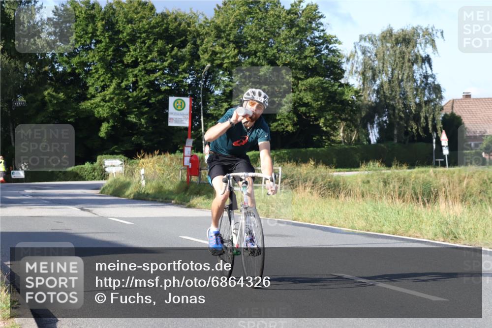25.08.2024 - Elbe Triathlon Hamburg Fuchs,  Jonas http://msf.ph/oto/6864326 25.08.2024 09:22:04 Radfahren 308, 213, 275 meine-sportfotos.de