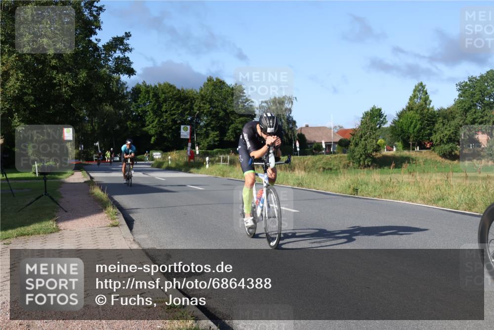 25.08.2024 - Elbe Triathlon Hamburg Fuchs,  Jonas http://msf.ph/oto/6864388 25.08.2024 09:22:17 Radfahren 184, 37, 169, 179, 62, 440 meine-sportfotos.de