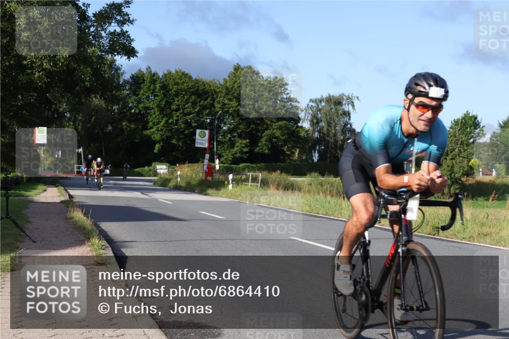 25.08.2024 - Elbe Triathlon Hamburg Fuchs,  Jonas http://msf.ph/oto/6864410 25.08.2024 09:22:18 Radfahren 184, 37, 169, 179, 62, 440 meine-sportfotos.de