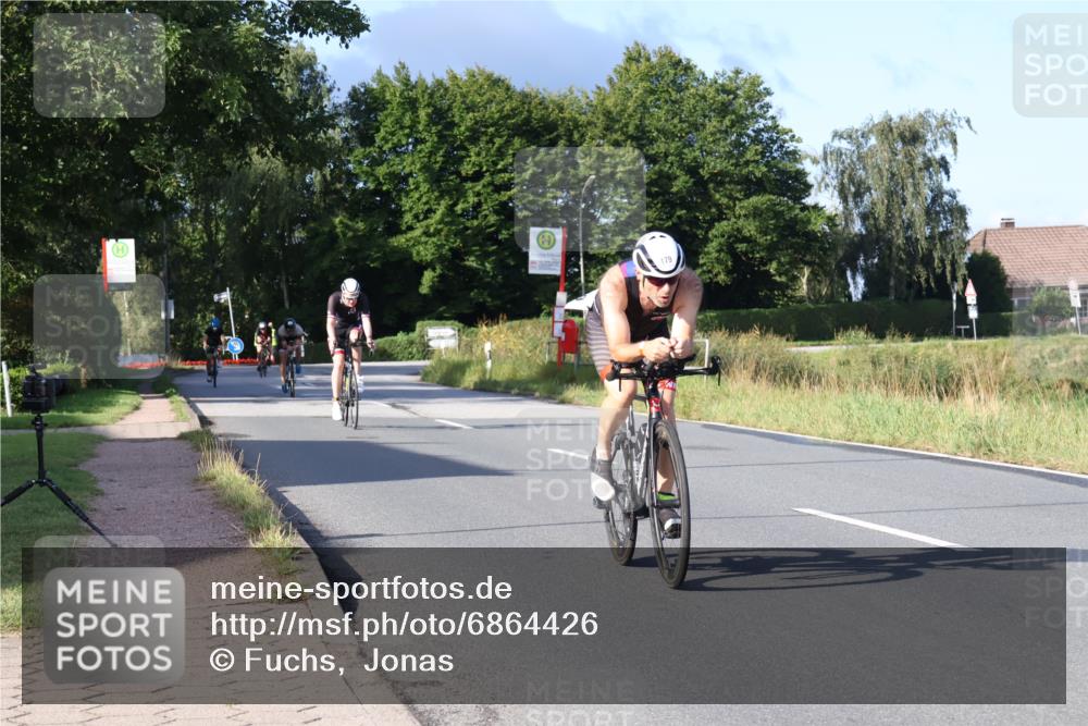 25.08.2024 - Elbe Triathlon Hamburg Fuchs,  Jonas http://msf.ph/oto/6864426 25.08.2024 09:22:21 Radfahren 184, 37, 169, 179, 62, 440, 410, 128, 75 meine-sportfotos.de
