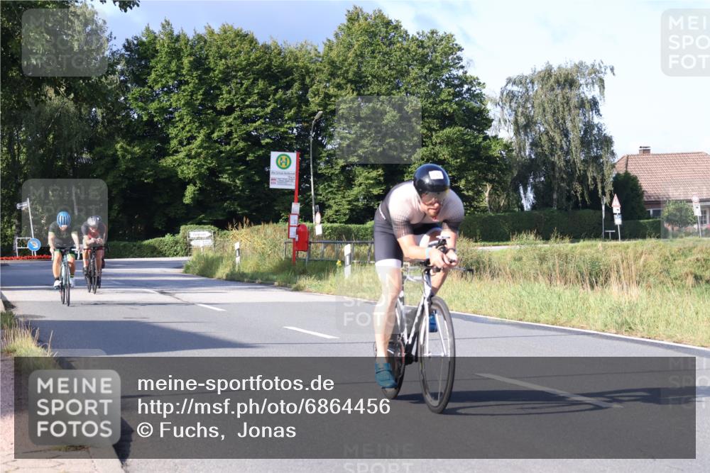25.08.2024 - Elbe Triathlon Hamburg Fuchs,  Jonas http://msf.ph/oto/6864456 25.08.2024 09:22:24 Radfahren 179, 62, 440, 410, 128, 75 meine-sportfotos.de