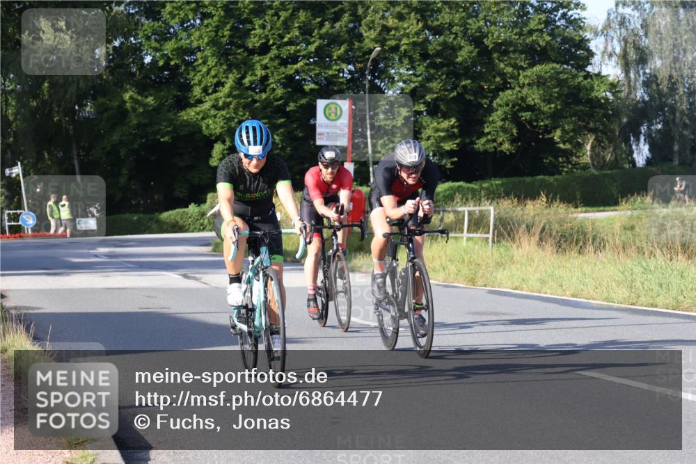 25.08.2024 - Elbe Triathlon Hamburg Fuchs,  Jonas http://msf.ph/oto/6864477 25.08.2024 09:22:26 Radfahren 179, 62, 440, 410, 128, 75 meine-sportfotos.de