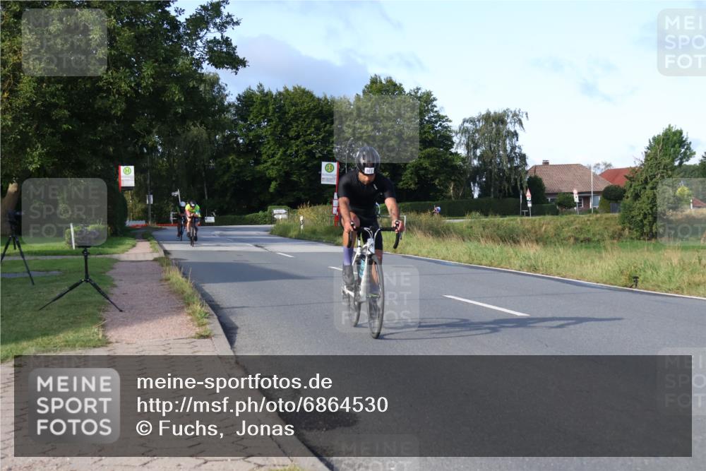 25.08.2024 - Elbe Triathlon Hamburg Fuchs,  Jonas http://msf.ph/oto/6864530 25.08.2024 09:22:41 Radfahren 241, 91, 327, 209, 45 meine-sportfotos.de