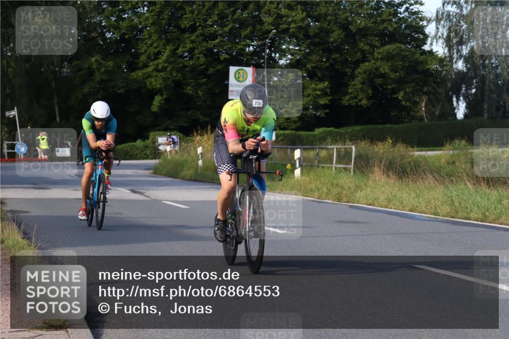 25.08.2024 - Elbe Triathlon Hamburg Fuchs,  Jonas http://msf.ph/oto/6864553 25.08.2024 09:22:44 Radfahren 327, 209, 45, 443 meine-sportfotos.de