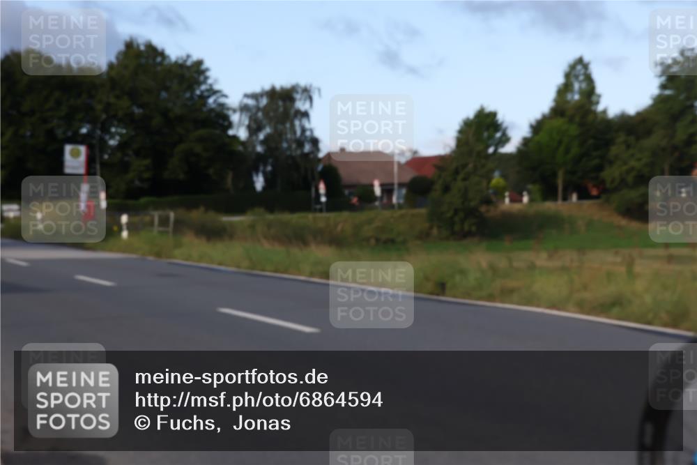 25.08.2024 - Elbe Triathlon Hamburg Fuchs,  Jonas http://msf.ph/oto/6864594 25.08.2024 09:22:45 Radfahren 327, 209, 45, 443, 266 meine-sportfotos.de