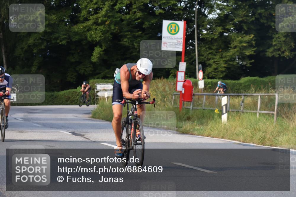 25.08.2024 - Elbe Triathlon Hamburg Fuchs,  Jonas http://msf.ph/oto/6864609 25.08.2024 09:22:49 Radfahren 209, 45, 443, 266 meine-sportfotos.de