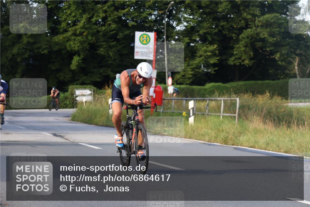 25.08.2024 - Elbe Triathlon Hamburg Fuchs,  Jonas http://msf.ph/oto/6864617 25.08.2024 09:22:49 Radfahren 209, 45, 443, 266 meine-sportfotos.de