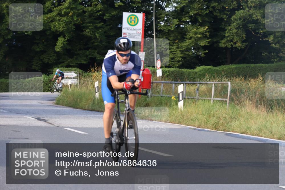 25.08.2024 - Elbe Triathlon Hamburg Fuchs,  Jonas http://msf.ph/oto/6864636 25.08.2024 09:22:51 Radfahren 443, 266, 56 meine-sportfotos.de