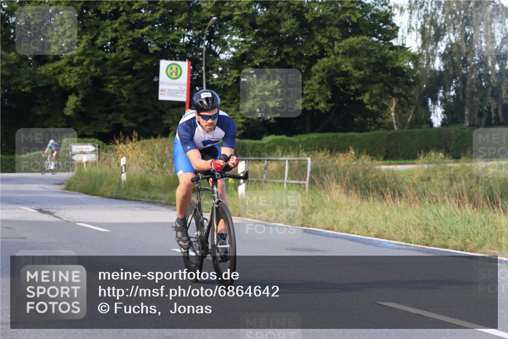 25.08.2024 - Elbe Triathlon Hamburg Fuchs,  Jonas http://msf.ph/oto/6864642 25.08.2024 09:22:51 Radfahren 443, 266, 56 meine-sportfotos.de