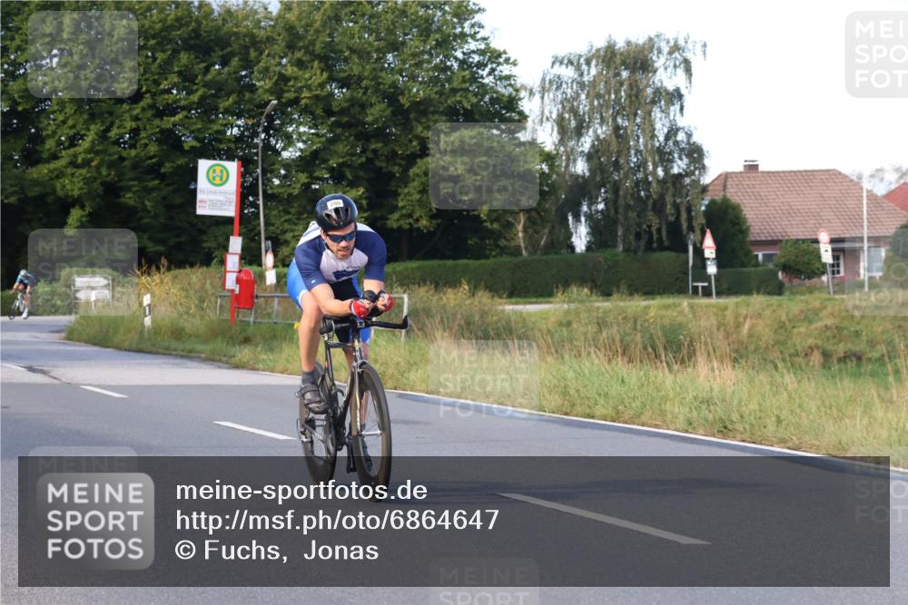 25.08.2024 - Elbe Triathlon Hamburg Fuchs,  Jonas http://msf.ph/oto/6864647 25.08.2024 09:22:51 Radfahren 443, 266, 56 meine-sportfotos.de