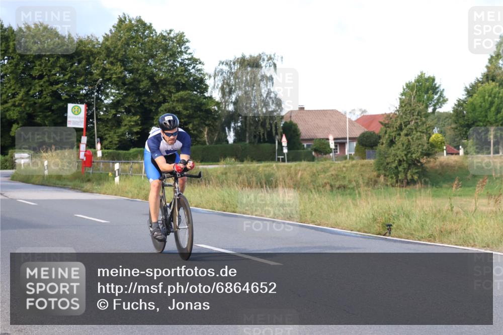 25.08.2024 - Elbe Triathlon Hamburg Fuchs,  Jonas http://msf.ph/oto/6864652 25.08.2024 09:22:51 Radfahren 443, 266, 56 meine-sportfotos.de