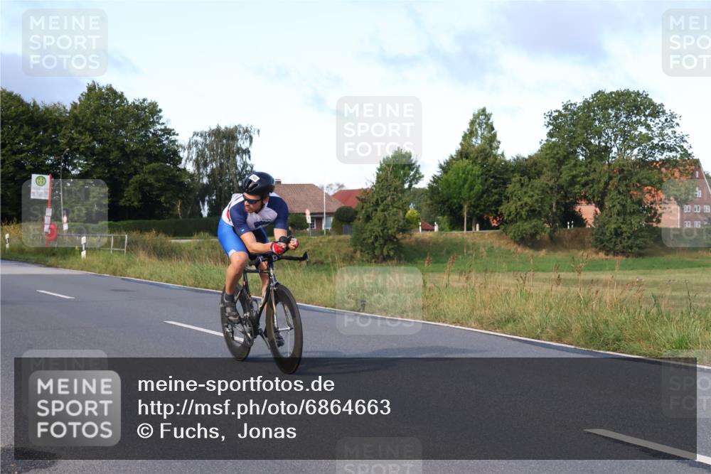 25.08.2024 - Elbe Triathlon Hamburg Fuchs,  Jonas http://msf.ph/oto/6864663 25.08.2024 09:22:51 Radfahren 443, 266, 56 meine-sportfotos.de