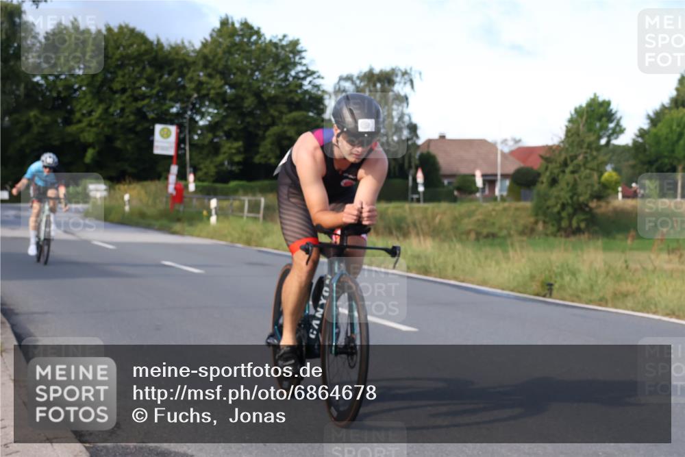 25.08.2024 - Elbe Triathlon Hamburg Fuchs,  Jonas http://msf.ph/oto/6864678 25.08.2024 09:22:57 Radfahren 266, 56, 208 meine-sportfotos.de