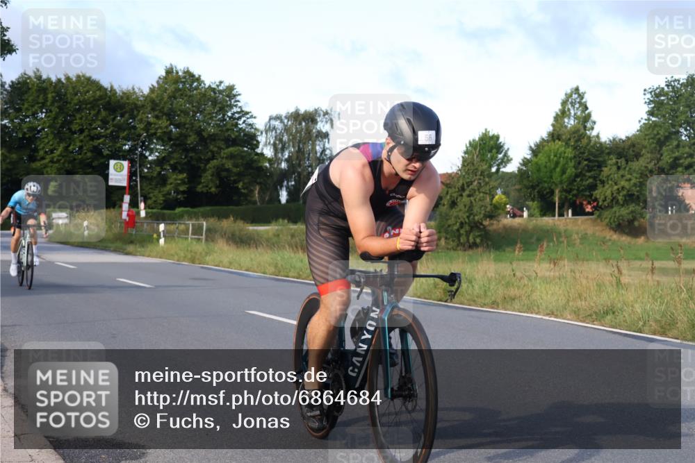 25.08.2024 - Elbe Triathlon Hamburg Fuchs,  Jonas http://msf.ph/oto/6864684 25.08.2024 09:22:57 Radfahren 266, 56, 208 meine-sportfotos.de