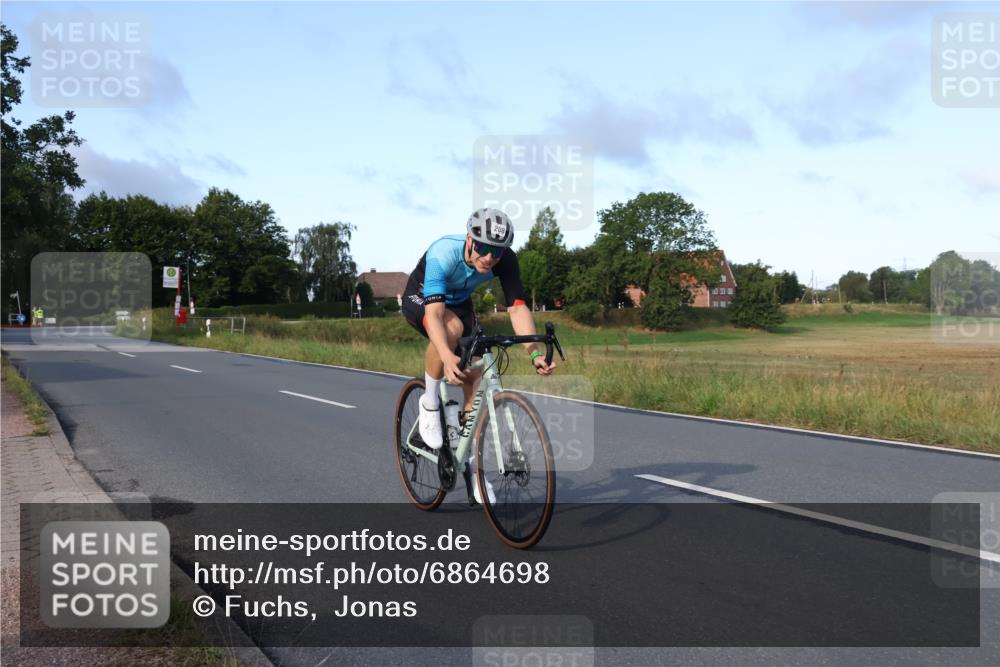 25.08.2024 - Elbe Triathlon Hamburg Fuchs,  Jonas http://msf.ph/oto/6864698 25.08.2024 09:22:59 Radfahren 56, 208 meine-sportfotos.de