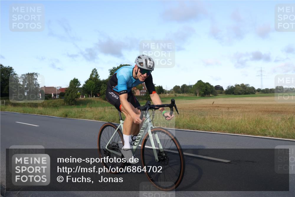 25.08.2024 - Elbe Triathlon Hamburg Fuchs,  Jonas http://msf.ph/oto/6864702 25.08.2024 09:22:59 Radfahren 56, 208 meine-sportfotos.de