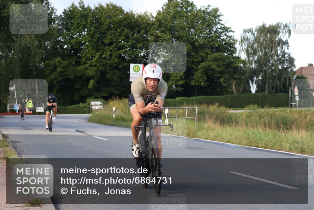 25.08.2024 - Elbe Triathlon Hamburg Fuchs,  Jonas http://msf.ph/oto/6864731 25.08.2024 09:23:11 Radfahren 105, 340, 120 meine-sportfotos.de