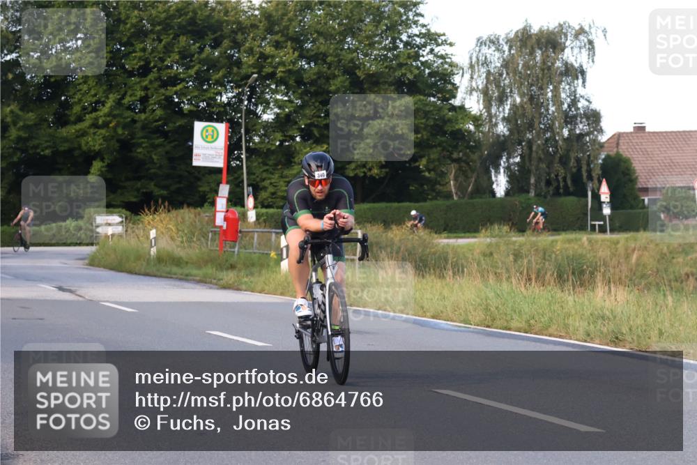 25.08.2024 - Elbe Triathlon Hamburg Fuchs,  Jonas http://msf.ph/oto/6864766 25.08.2024 09:23:13 Radfahren 105, 340, 120, 367 meine-sportfotos.de