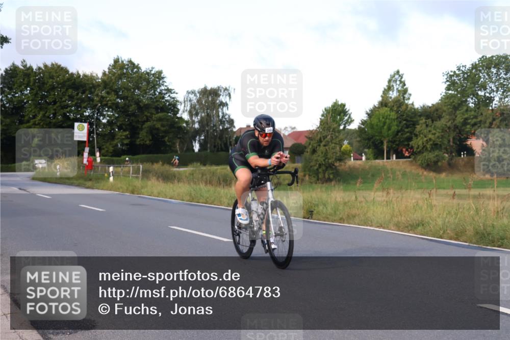 25.08.2024 - Elbe Triathlon Hamburg Fuchs,  Jonas http://msf.ph/oto/6864783 25.08.2024 09:23:13 Radfahren 105, 340, 120, 367 meine-sportfotos.de