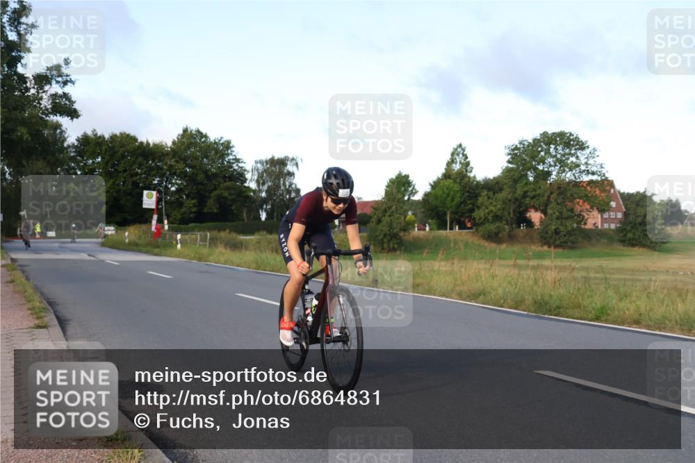 25.08.2024 - Elbe Triathlon Hamburg Fuchs,  Jonas http://msf.ph/oto/6864831 25.08.2024 09:23:16 Radfahren 105, 340, 120, 367, 198 meine-sportfotos.de