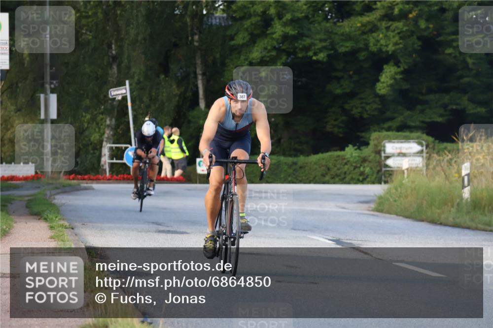 25.08.2024 - Elbe Triathlon Hamburg Fuchs,  Jonas http://msf.ph/oto/6864850 25.08.2024 09:23:18 Radfahren 340, 120, 367, 198, 167 meine-sportfotos.de