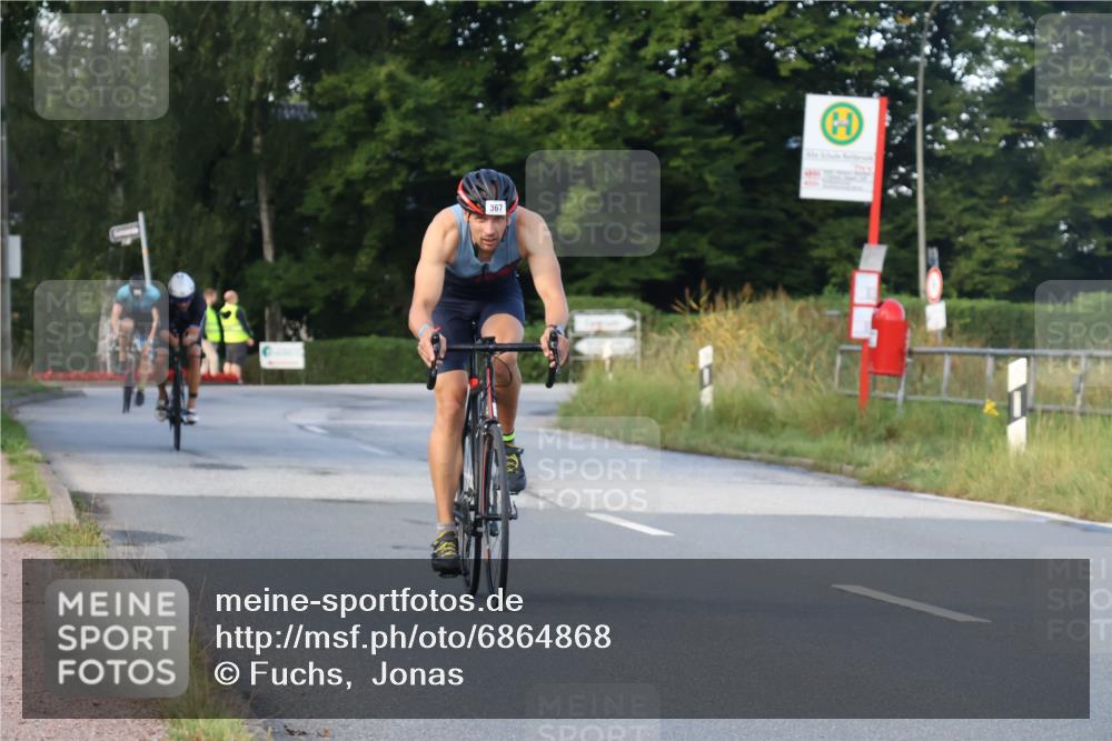 25.08.2024 - Elbe Triathlon Hamburg Fuchs,  Jonas http://msf.ph/oto/6864868 25.08.2024 09:23:19 Radfahren 340, 120, 367, 198, 167 meine-sportfotos.de