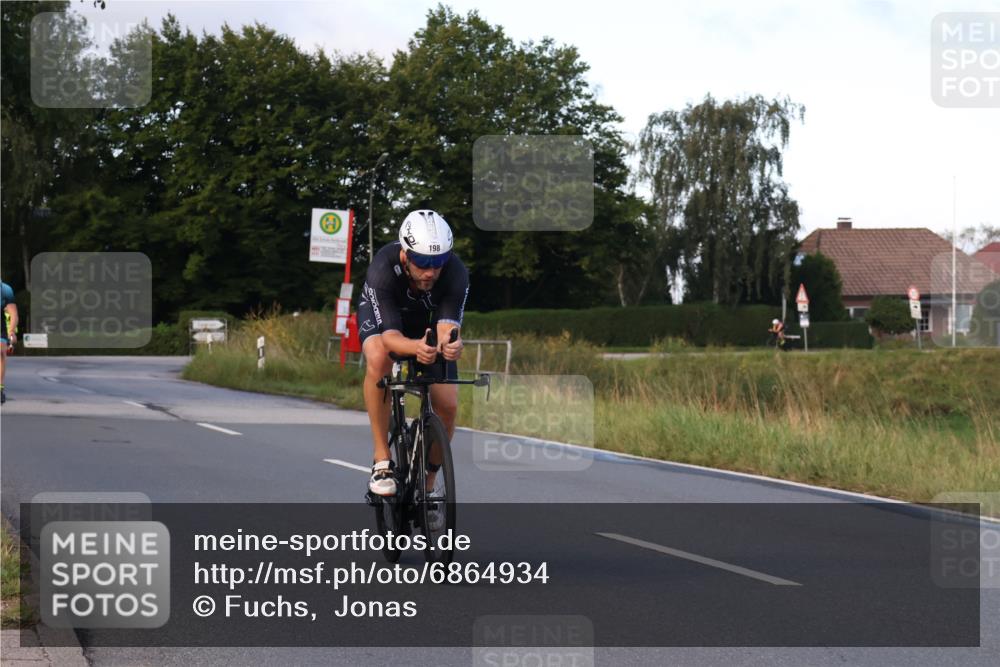 25.08.2024 - Elbe Triathlon Hamburg Fuchs,  Jonas http://msf.ph/oto/6864934 25.08.2024 09:23:22 Radfahren 367, 198, 167 meine-sportfotos.de