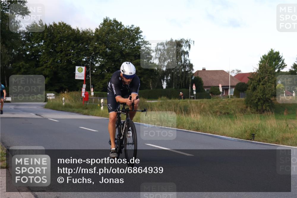 25.08.2024 - Elbe Triathlon Hamburg Fuchs,  Jonas http://msf.ph/oto/6864939 25.08.2024 09:23:22 Radfahren 367, 198, 167 meine-sportfotos.de