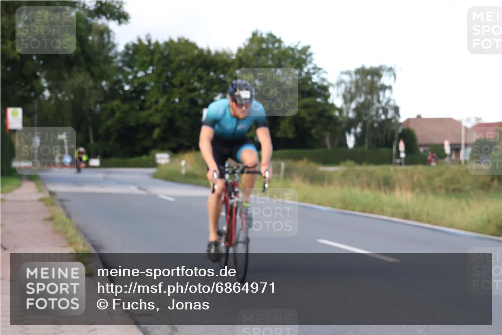 25.08.2024 - Elbe Triathlon Hamburg Fuchs,  Jonas http://msf.ph/oto/6864971 25.08.2024 09:23:25 Radfahren 367, 198, 167, 258 meine-sportfotos.de