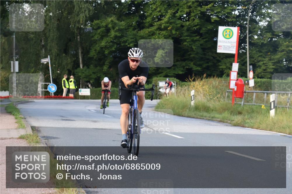 25.08.2024 - Elbe Triathlon Hamburg Fuchs,  Jonas http://msf.ph/oto/6865009 25.08.2024 09:23:29 Radfahren 167, 258, 86, 64 meine-sportfotos.de