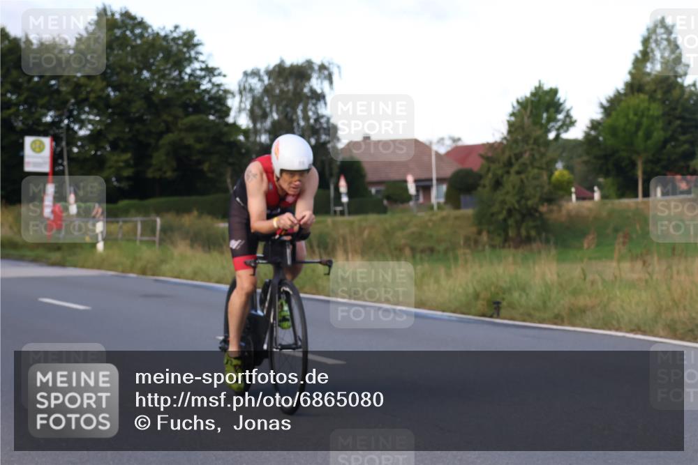25.08.2024 - Elbe Triathlon Hamburg Fuchs,  Jonas http://msf.ph/oto/6865080 25.08.2024 09:23:32 Radfahren 258, 86, 64, 342 meine-sportfotos.de