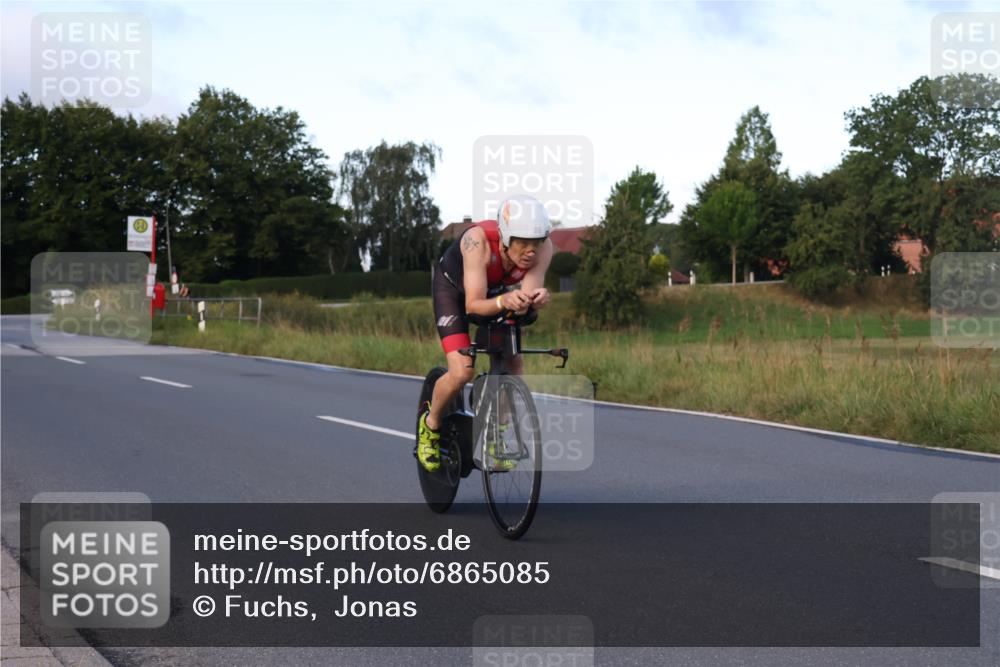 25.08.2024 - Elbe Triathlon Hamburg Fuchs,  Jonas http://msf.ph/oto/6865085 25.08.2024 09:23:33 Radfahren 258, 86, 64, 342, 35 meine-sportfotos.de