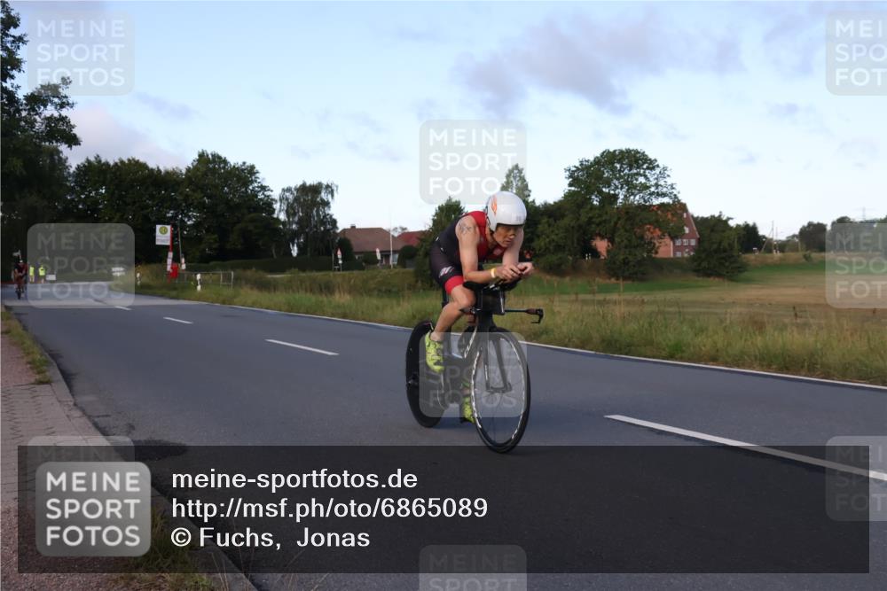 25.08.2024 - Elbe Triathlon Hamburg Fuchs,  Jonas http://msf.ph/oto/6865089 25.08.2024 09:23:33 Radfahren 258, 86, 64, 342, 35 meine-sportfotos.de