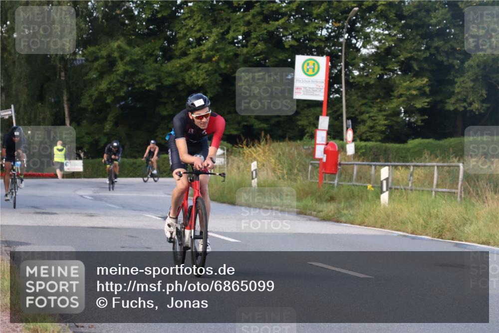 25.08.2024 - Elbe Triathlon Hamburg Fuchs,  Jonas http://msf.ph/oto/6865099 25.08.2024 09:23:35 Radfahren 258, 86, 64, 342, 35 meine-sportfotos.de