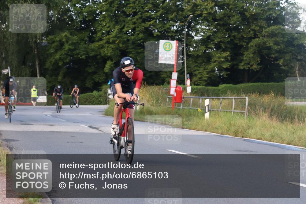 25.08.2024 - Elbe Triathlon Hamburg Fuchs,  Jonas http://msf.ph/oto/6865103 25.08.2024 09:23:35 Radfahren 258, 86, 64, 342, 35 meine-sportfotos.de