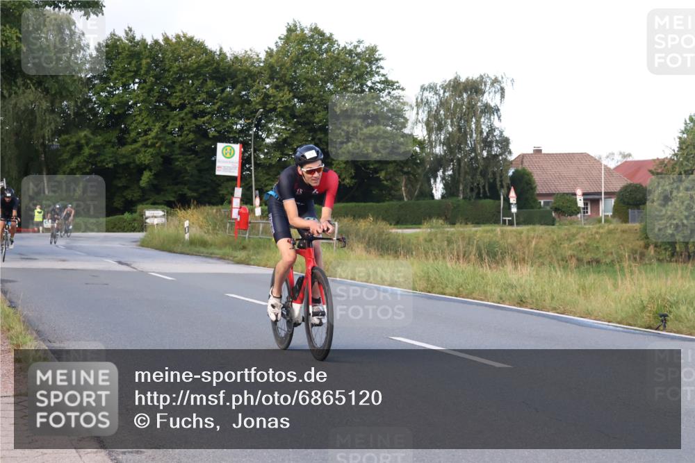 25.08.2024 - Elbe Triathlon Hamburg Fuchs,  Jonas http://msf.ph/oto/6865120 25.08.2024 09:23:35 Radfahren 258, 86, 64, 342, 35 meine-sportfotos.de