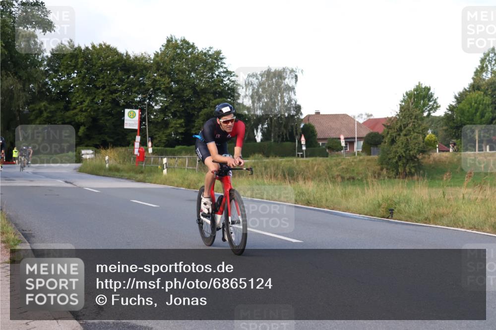 25.08.2024 - Elbe Triathlon Hamburg Fuchs,  Jonas http://msf.ph/oto/6865124 25.08.2024 09:23:35 Radfahren 258, 86, 64, 342, 35 meine-sportfotos.de