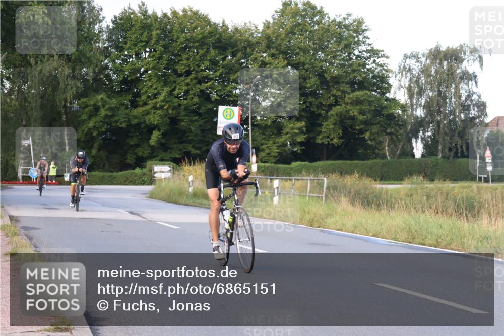 25.08.2024 - Elbe Triathlon Hamburg Fuchs,  Jonas http://msf.ph/oto/6865151 25.08.2024 09:23:37 Radfahren 86, 64, 342, 35, 153 meine-sportfotos.de