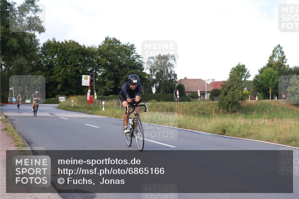 25.08.2024 - Elbe Triathlon Hamburg Fuchs,  Jonas http://msf.ph/oto/6865166 25.08.2024 09:23:38 Radfahren 86, 64, 342, 35, 153 meine-sportfotos.de