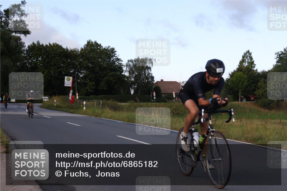 25.08.2024 - Elbe Triathlon Hamburg Fuchs,  Jonas http://msf.ph/oto/6865182 25.08.2024 09:23:38 Radfahren 86, 64, 342, 35, 153 meine-sportfotos.de