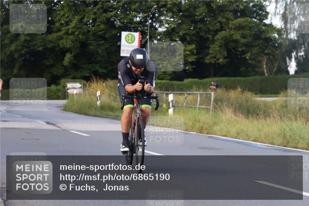 25.08.2024 - Elbe Triathlon Hamburg Fuchs,  Jonas http://msf.ph/oto/6865190 25.08.2024 09:23:39 Radfahren 64, 342, 35, 153 meine-sportfotos.de