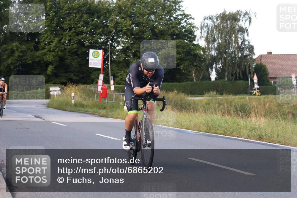 25.08.2024 - Elbe Triathlon Hamburg Fuchs,  Jonas http://msf.ph/oto/6865202 25.08.2024 09:23:40 Radfahren 64, 342, 35, 153 meine-sportfotos.de