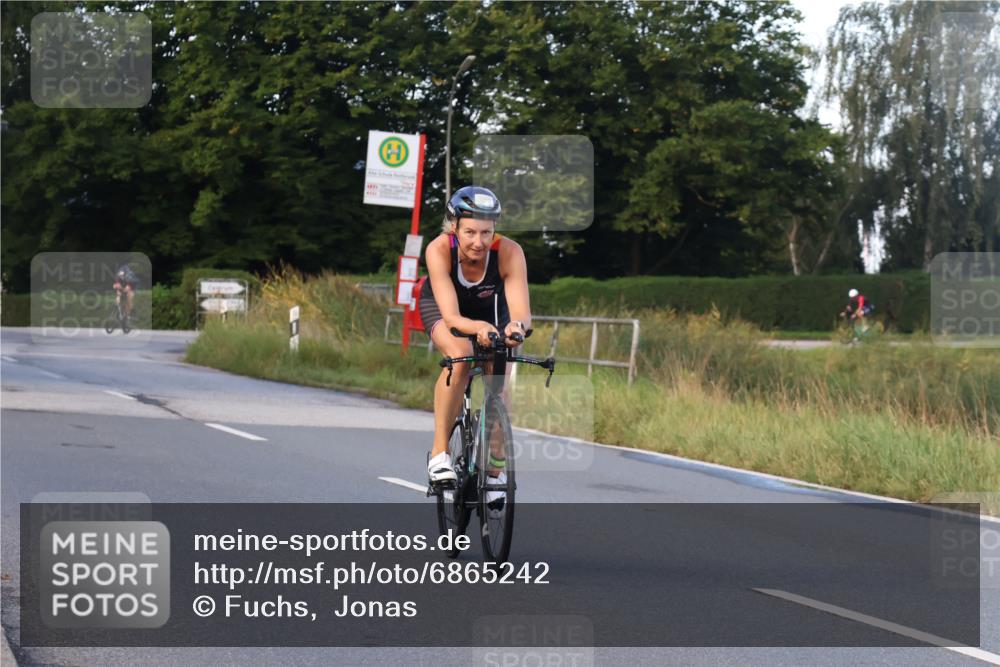 25.08.2024 - Elbe Triathlon Hamburg Fuchs,  Jonas http://msf.ph/oto/6865242 25.08.2024 09:23:42 Radfahren 342, 35, 153 meine-sportfotos.de
