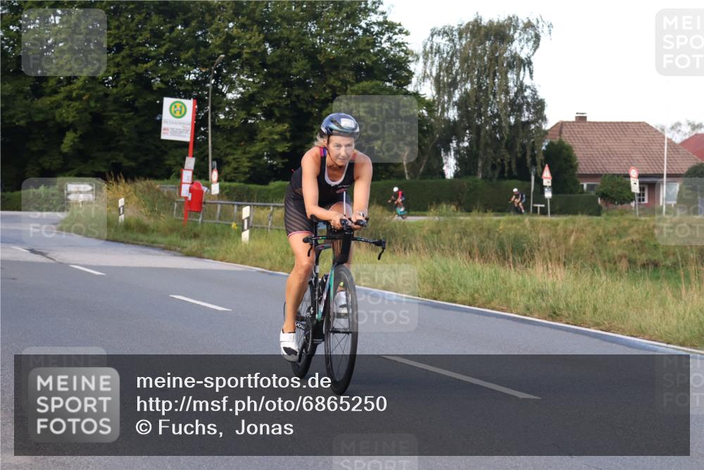 25.08.2024 - Elbe Triathlon Hamburg Fuchs,  Jonas http://msf.ph/oto/6865250 25.08.2024 09:23:42 Radfahren 342, 35, 153 meine-sportfotos.de