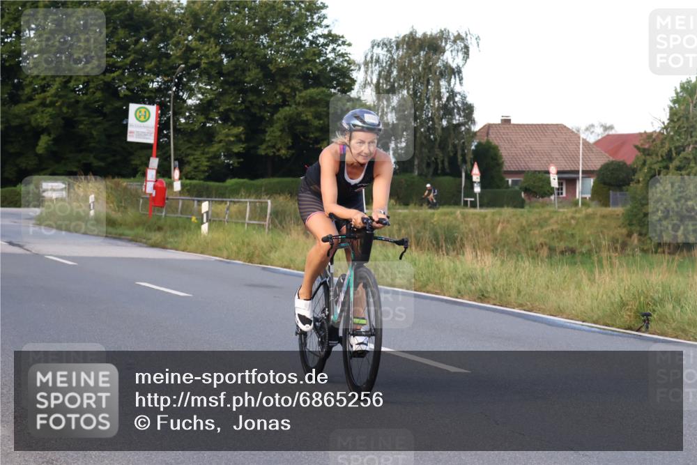 25.08.2024 - Elbe Triathlon Hamburg Fuchs,  Jonas http://msf.ph/oto/6865256 25.08.2024 09:23:42 Radfahren 342, 35, 153 meine-sportfotos.de