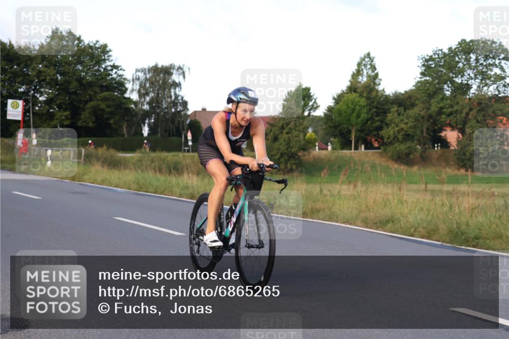 25.08.2024 - Elbe Triathlon Hamburg Fuchs,  Jonas http://msf.ph/oto/6865265 25.08.2024 09:23:43 Radfahren 342, 35, 153, 310 meine-sportfotos.de