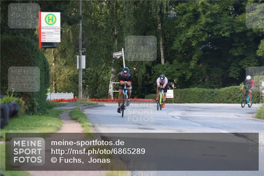 25.08.2024 - Elbe Triathlon Hamburg Fuchs,  Jonas http://msf.ph/oto/6865289 25.08.2024 09:23:45 Radfahren 35, 153, 310, 404 meine-sportfotos.de